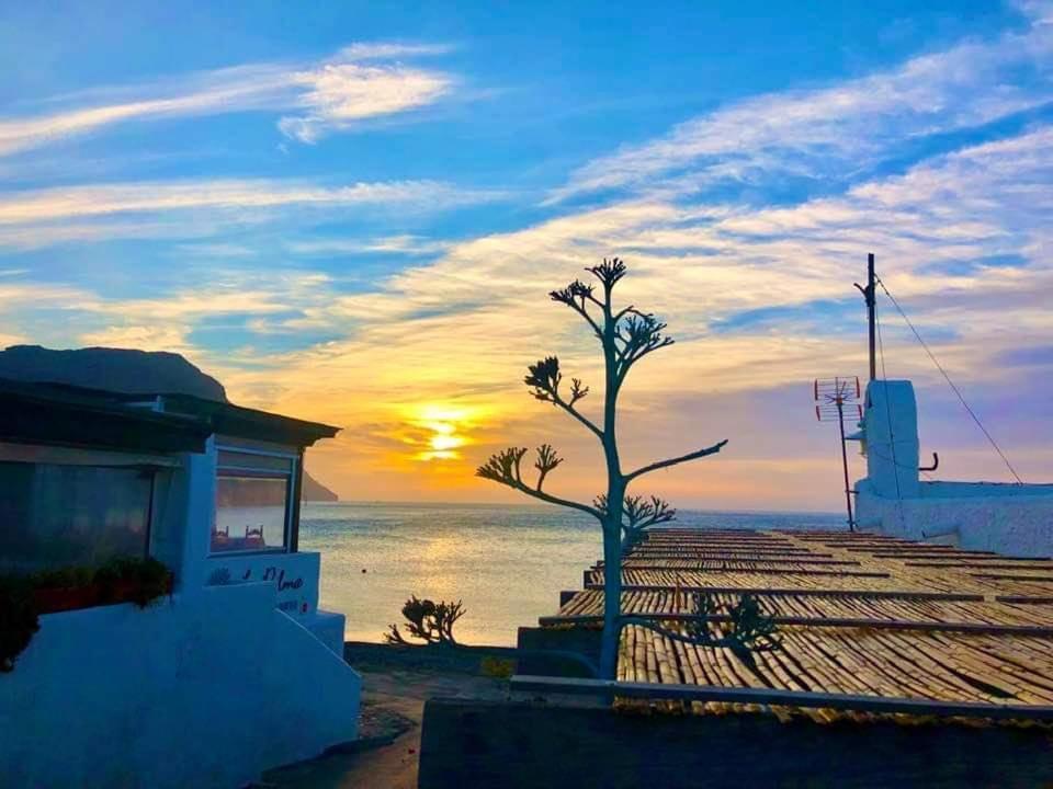 Zaratustra. Rodalquilar Centro. Gran Terra. Wifi Esterno foto